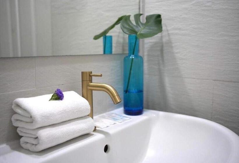 Отель Elephant Beach Club & Resort Samui