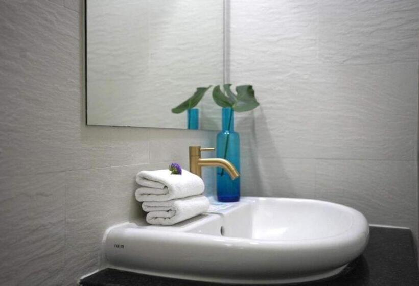 Отель Elephant Beach Club & Resort Samui