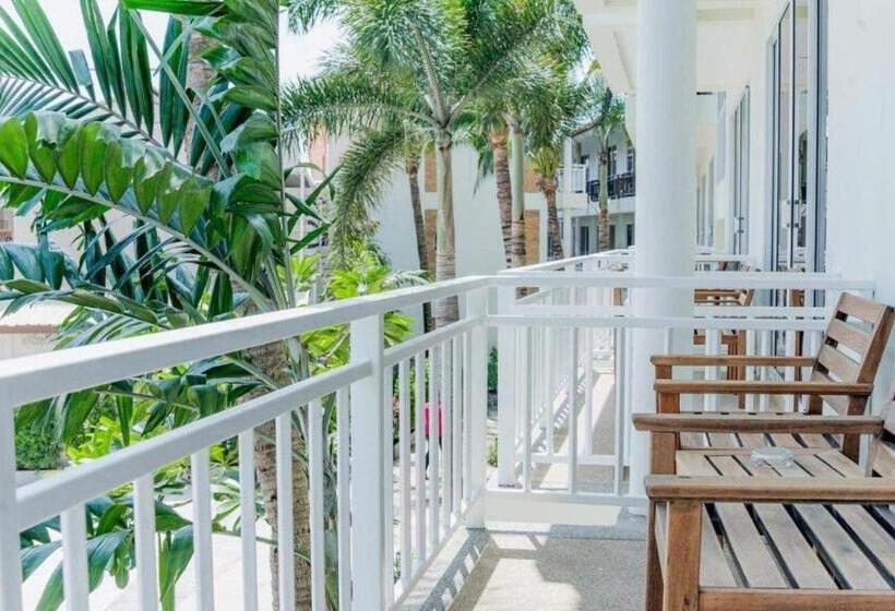 Отель Elephant Beach Club & Resort Samui