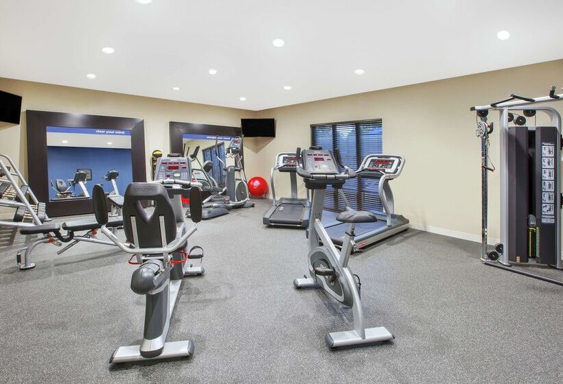 فندق Hampton Inn & Suites Oakwood Village-cleveland