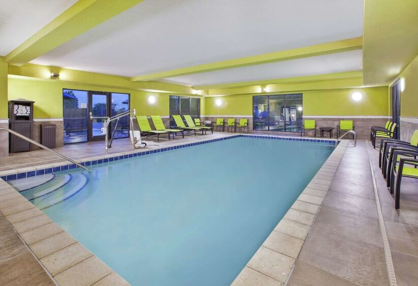 فندق Hampton Inn & Suites Oakwood Village-cleveland