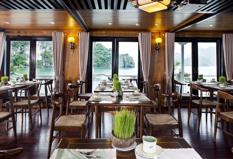 هتل Hera Classic Boutique Cruises