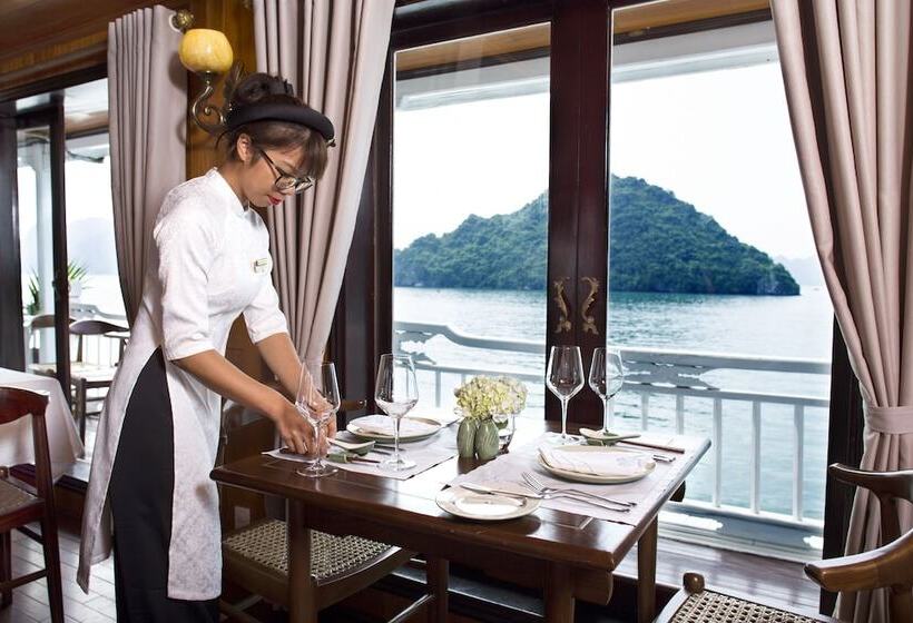 هتل Hera Classic Boutique Cruises