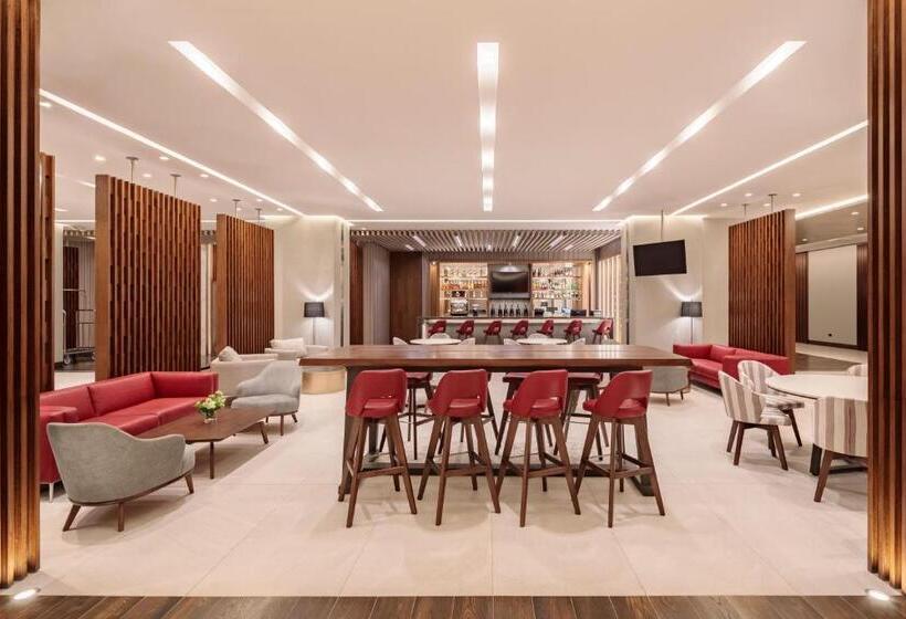 هتل Holiday Inn  Quito Airport, An Ihg