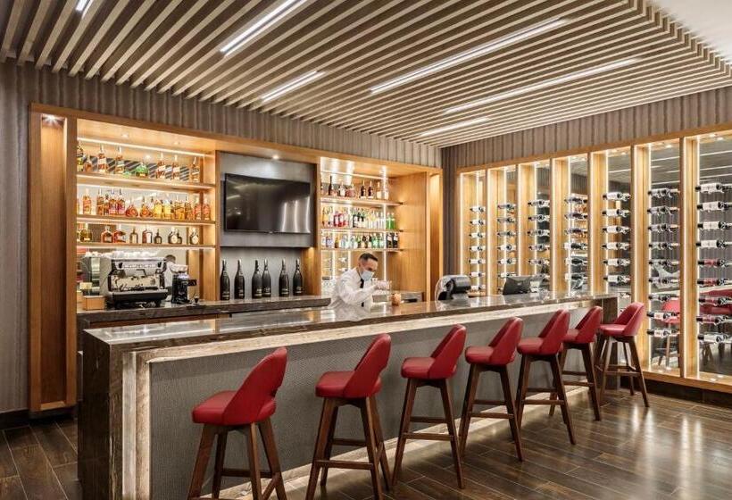 فندق Holiday Inn  Quito Airport, An Ihg