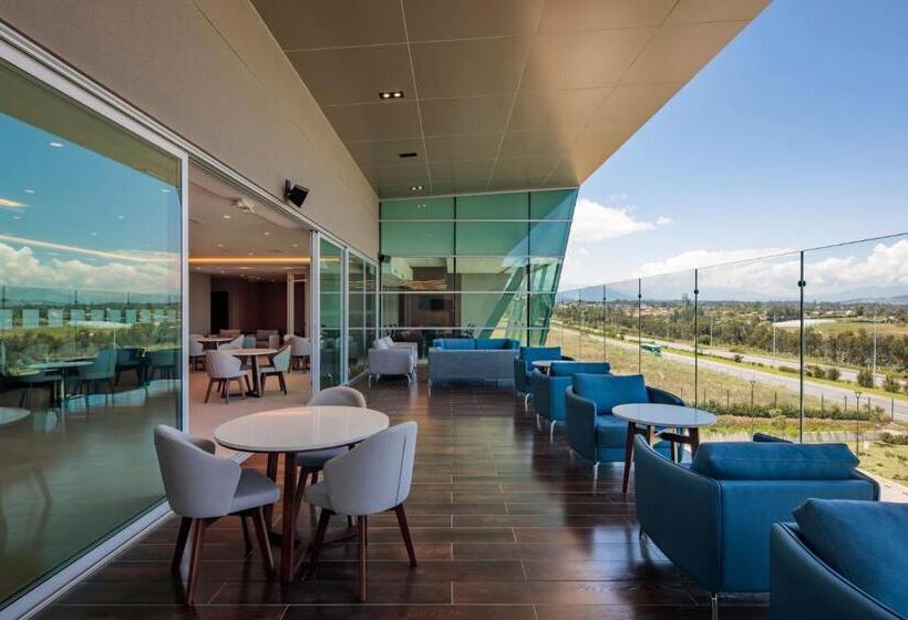 هتل Holiday Inn  Quito Airport, An Ihg