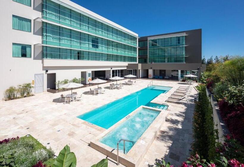 فندق Holiday Inn  Quito Airport, An Ihg