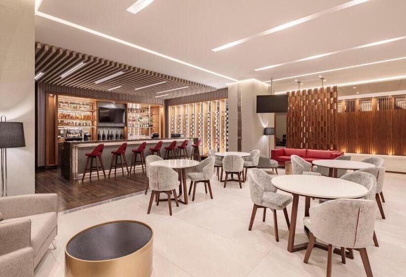 فندق Holiday Inn  Quito Airport, An Ihg