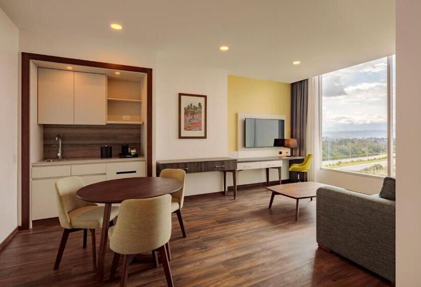 فندق Holiday Inn  Quito Airport, An Ihg