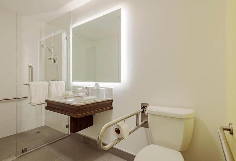 فندق Holiday Inn  Quito Airport, An Ihg