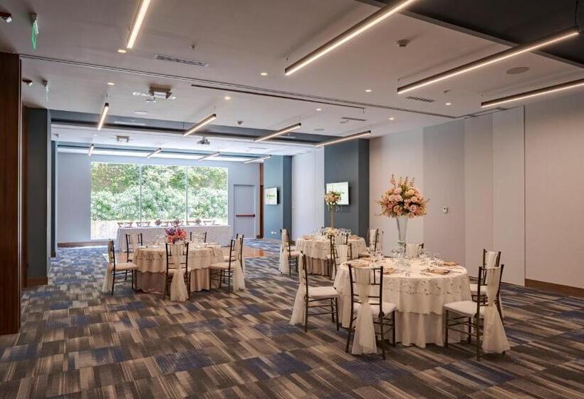 فندق Holiday Inn  Quito Airport, An Ihg