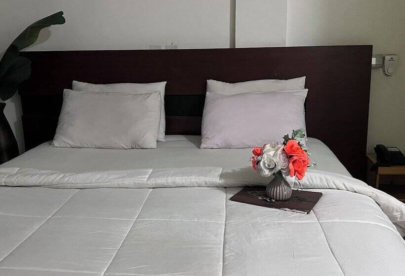 هتل Rk Italian Boy