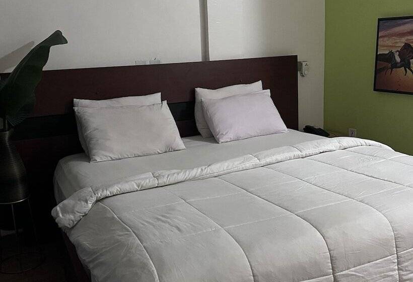 هتل Rk Italian Boy