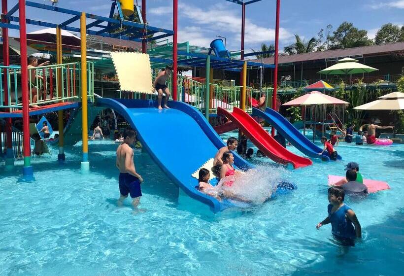 هتل Khách Sạn Vườn Cau & Khu Vui Chơi Giải Trí Sala