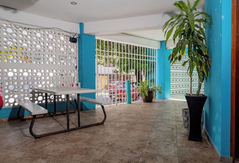 هتل Laurel Cancún Centro
