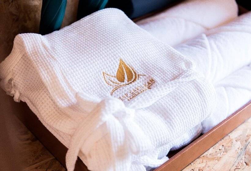 호텔 Leaf Lake Kan Resort