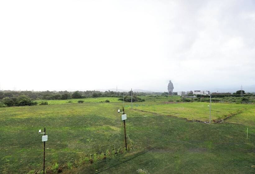 בית מלון כפרי Leena Resort