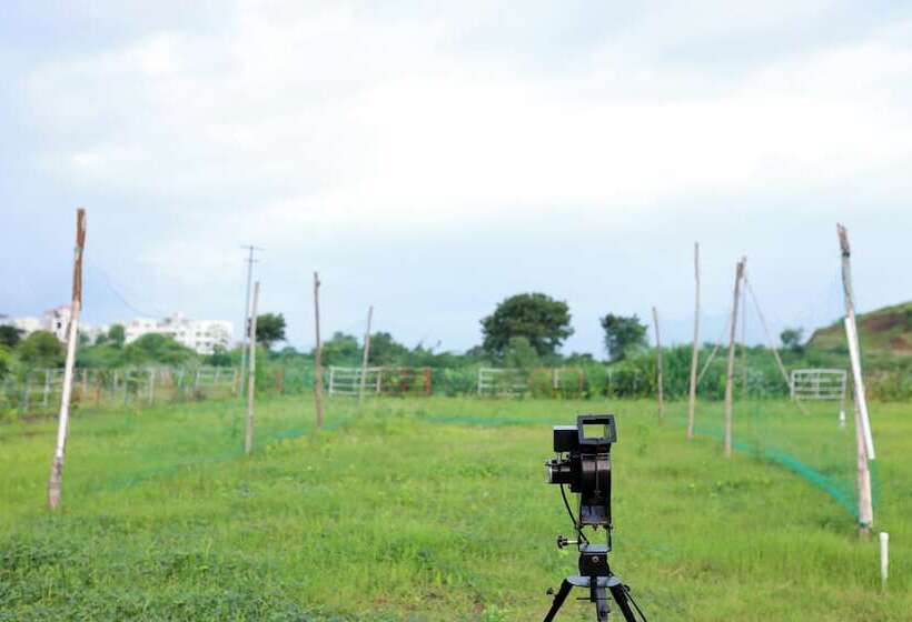 בית מלון כפרי Leena Resort