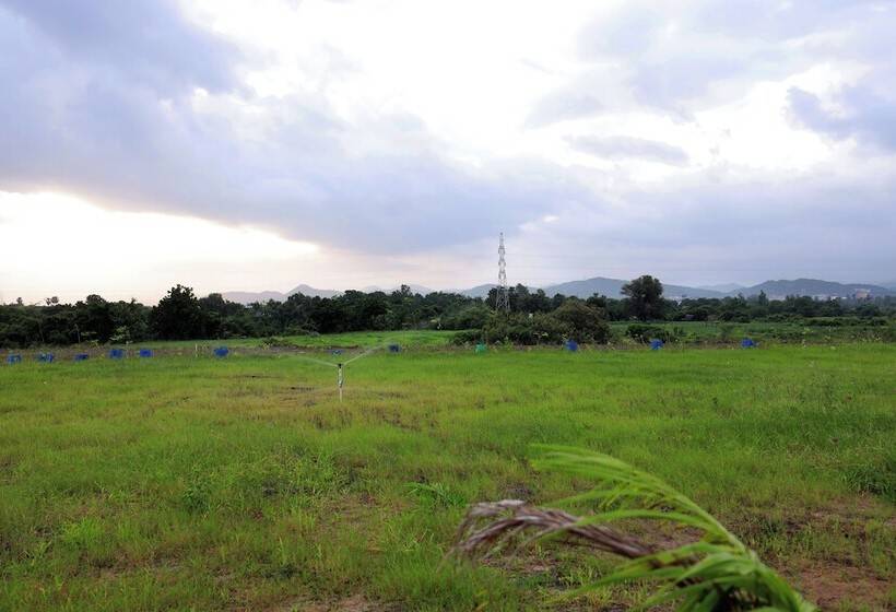 בית מלון כפרי Leena Resort