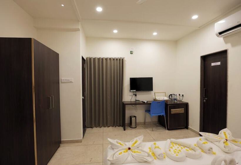 בית מלון כפרי Leena Resort