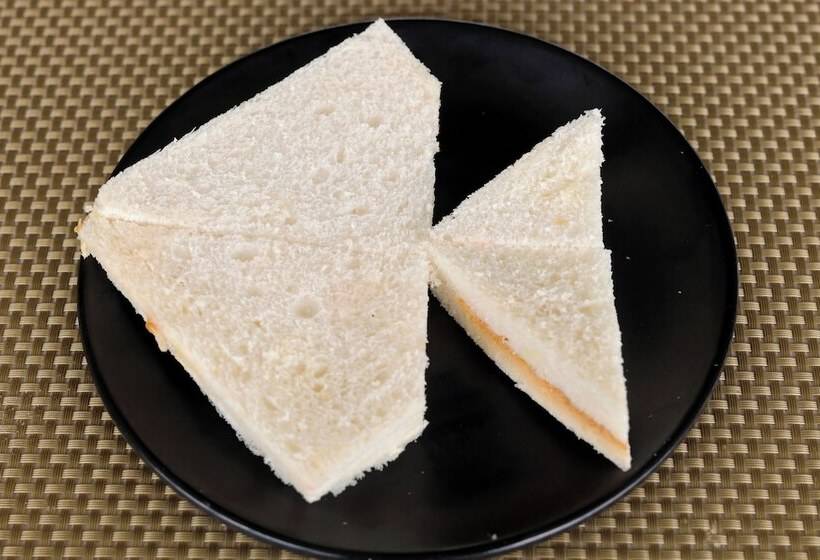 בית מלון כפרי Leena Resort