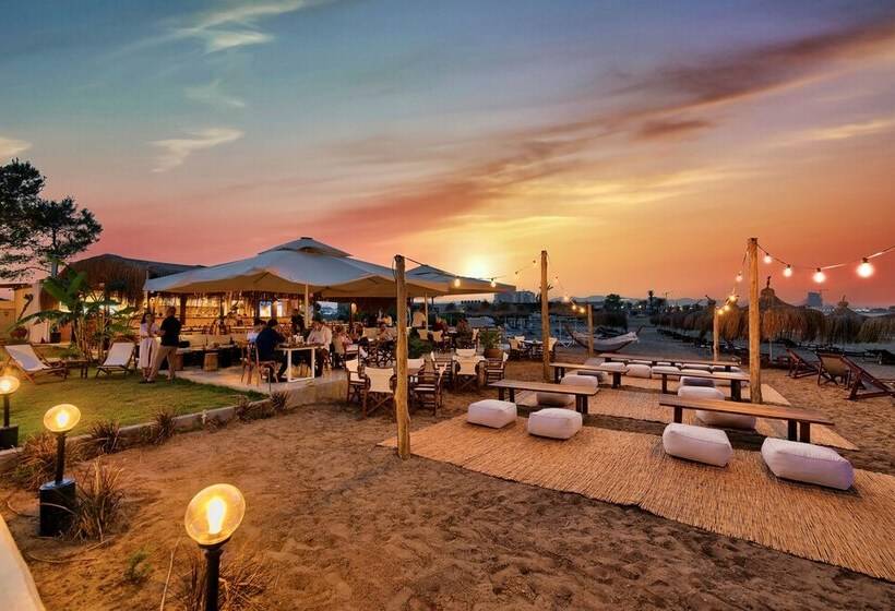 Отель Long Beach Villas