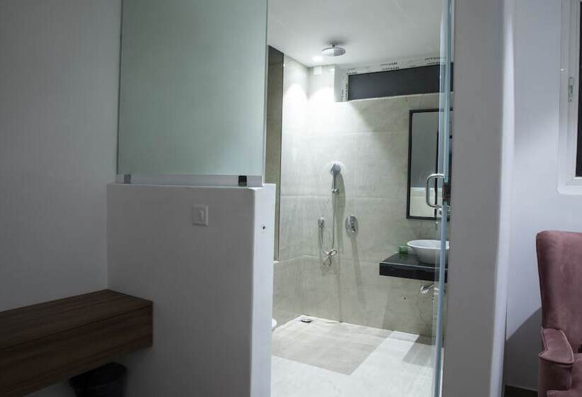 בית מלון כפרי Pondy Heights   Suites And Studios