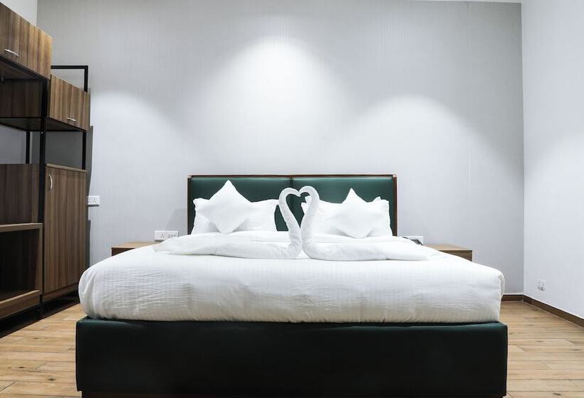 בית מלון כפרי Pondy Heights   Suites And Studios