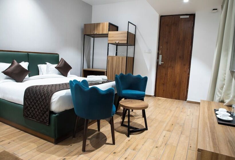 בית מלון כפרי Pondy Heights   Suites And Studios