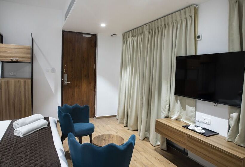 בית מלון כפרי Pondy Heights   Suites And Studios