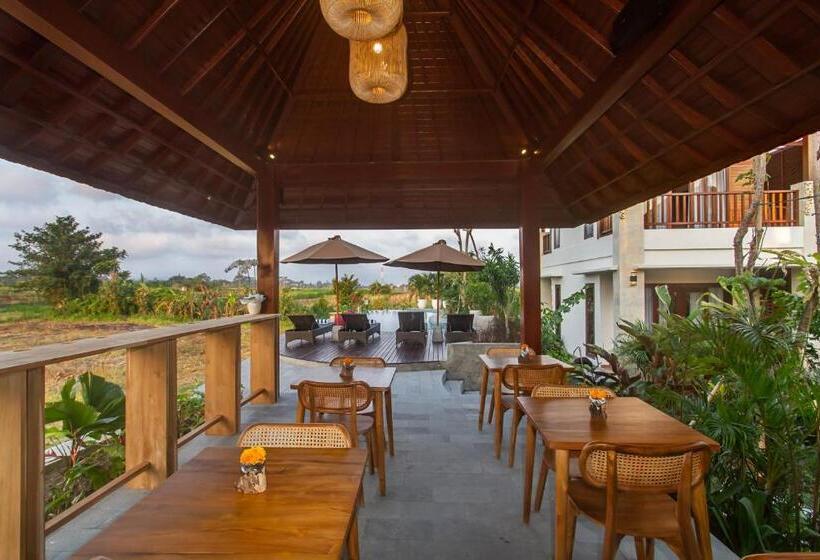 فندق Odessa Village By Pramana Villas