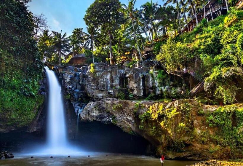 فندق Odessa Village By Pramana Villas