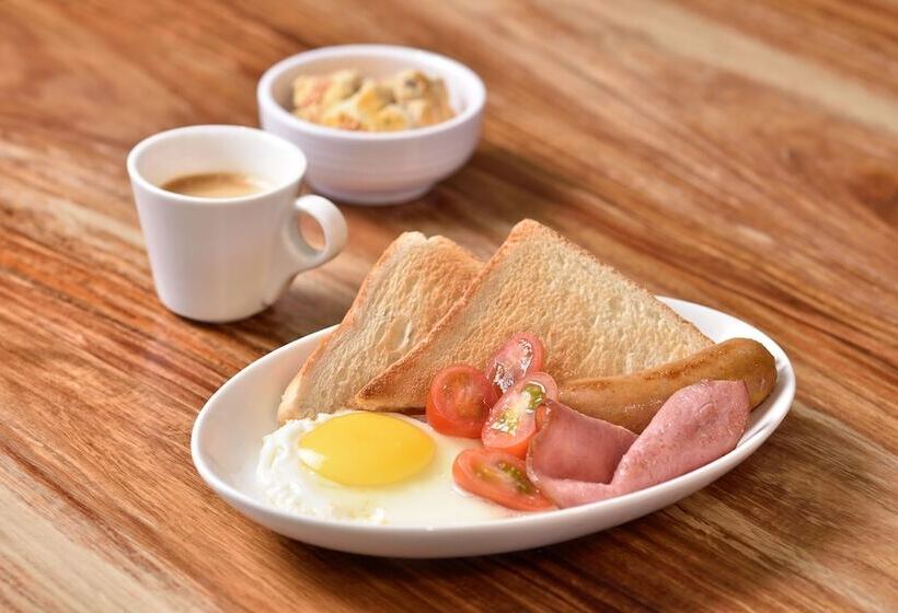 هتل Plaza Premium Lounge    Singapore T1   Hostel