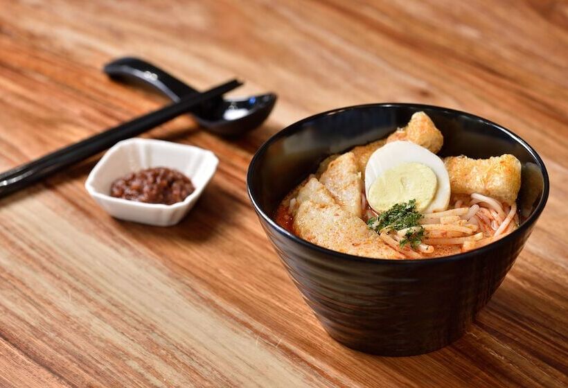 هتل Plaza Premium Lounge    Singapore T1   Hostel