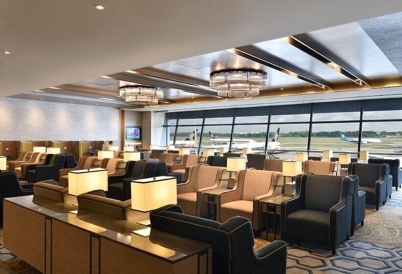 هتل Plaza Premium Lounge    Singapore T1   Hostel