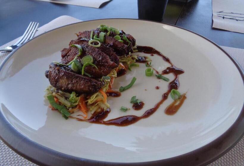 فندق Pradana Beach Inn Luxury