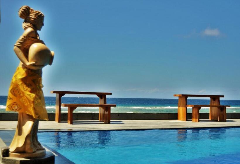 فندق Pradana Beach Inn Luxury