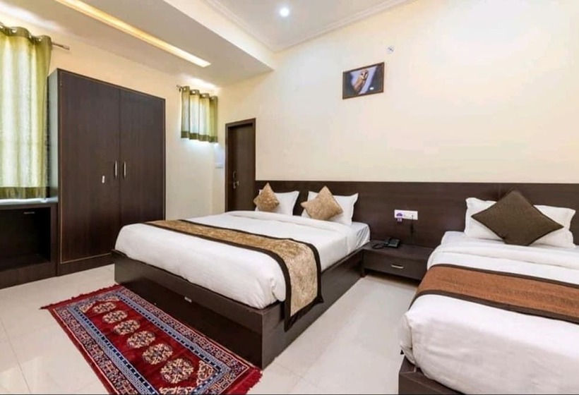 فندق Ravi Residency