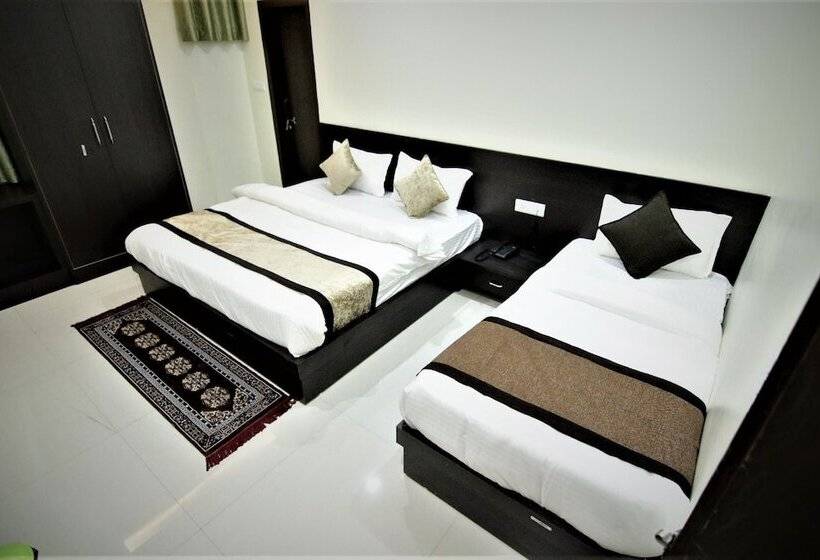 فندق Ravi Residency