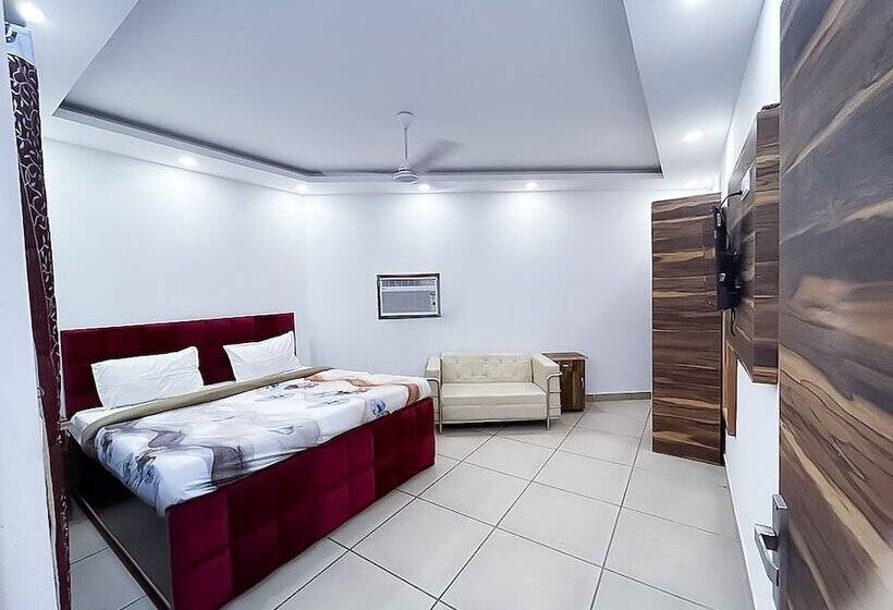 ホテル Roomshala 087 Green High