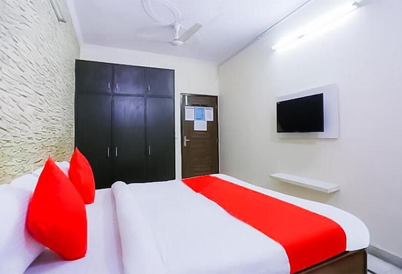 ホテル Roomshala 087 Green High