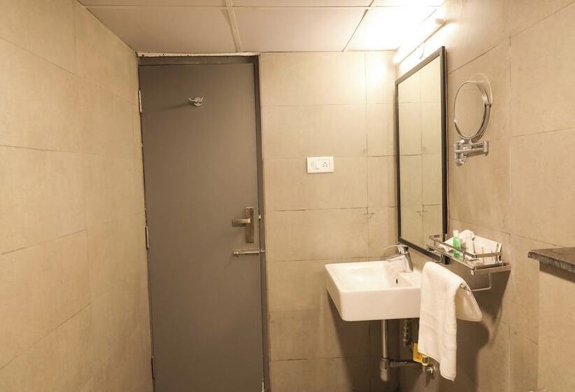 Отель Rv Stay Inn