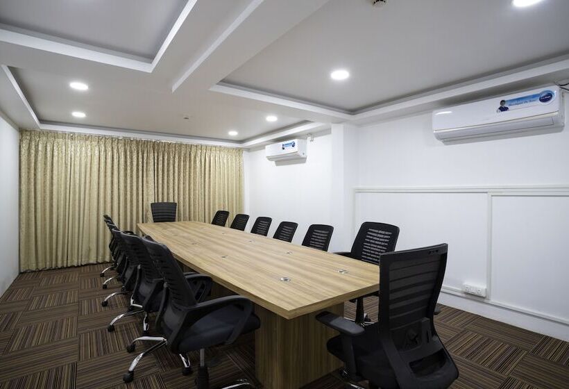 هتل Sairaj Beach Resort   Calangute Goa