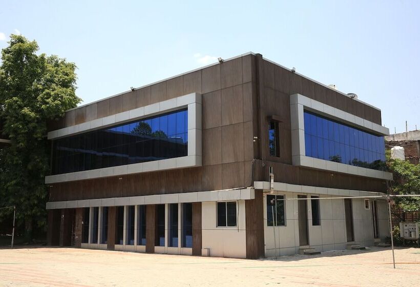 Отель Shri Ramkrishna Baag