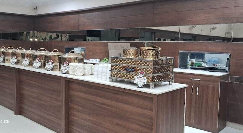 Отель Shri Ramkrishna Baag