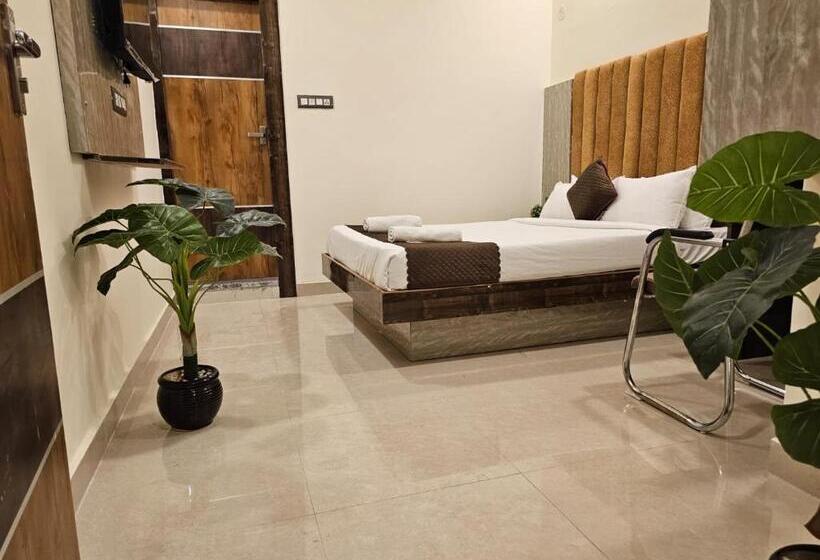 Отель Sky International  Airport Zone Hyderabad