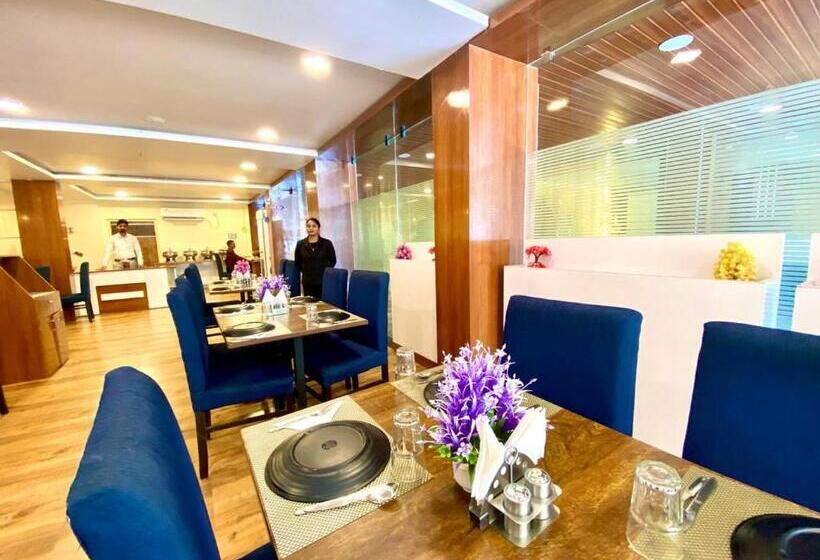 Отель Sky International  Airport Zone Hyderabad