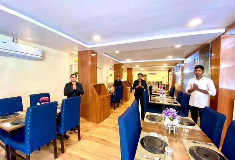 Отель Sky International  Airport Zone Hyderabad