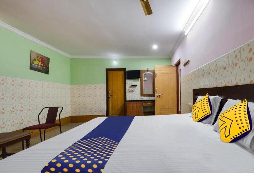 בית מלון כפרי O Sir Vr Sairam Lodge