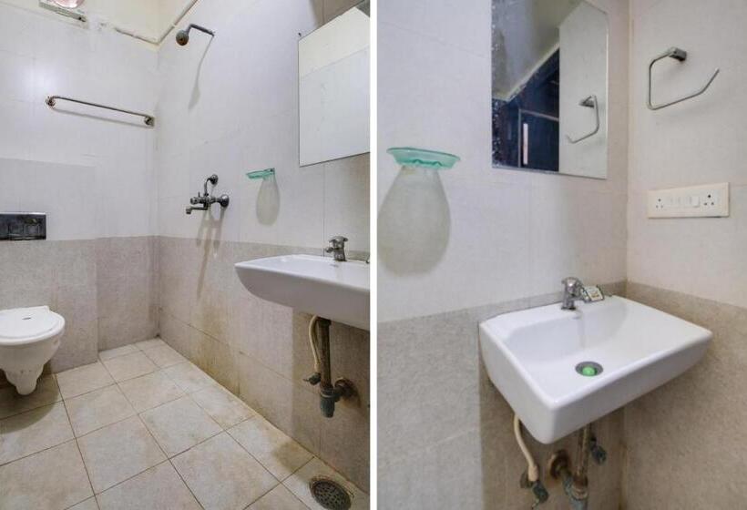 בית מלון כפרי O Sir Vr Sairam Lodge